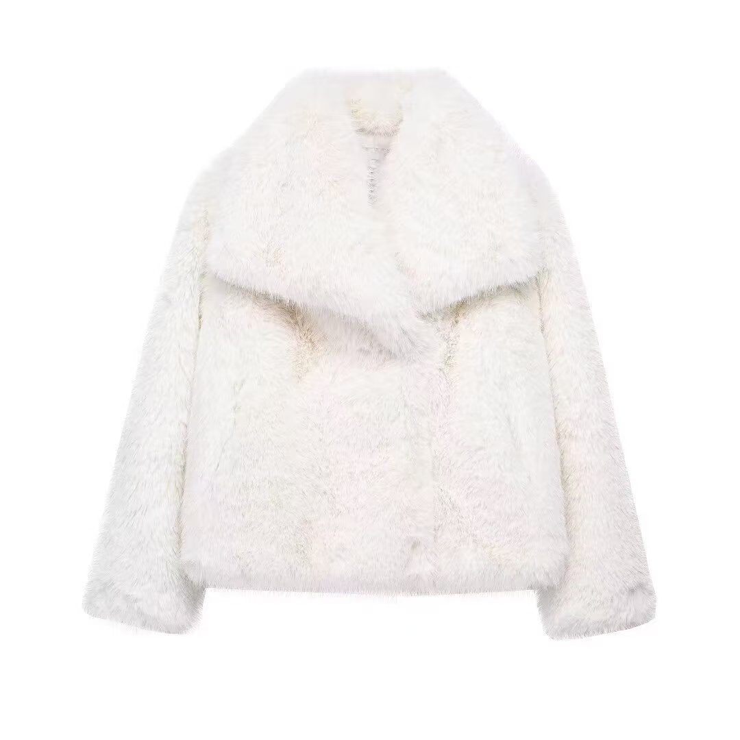 Women's Luxe Faux Fur Jacket with Oversized Lapel